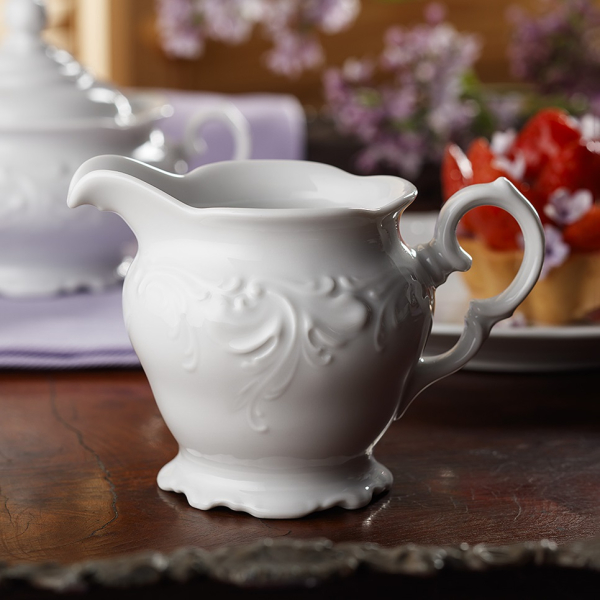 Product Milk Jug 6.8 fl oz - Fryderyka White