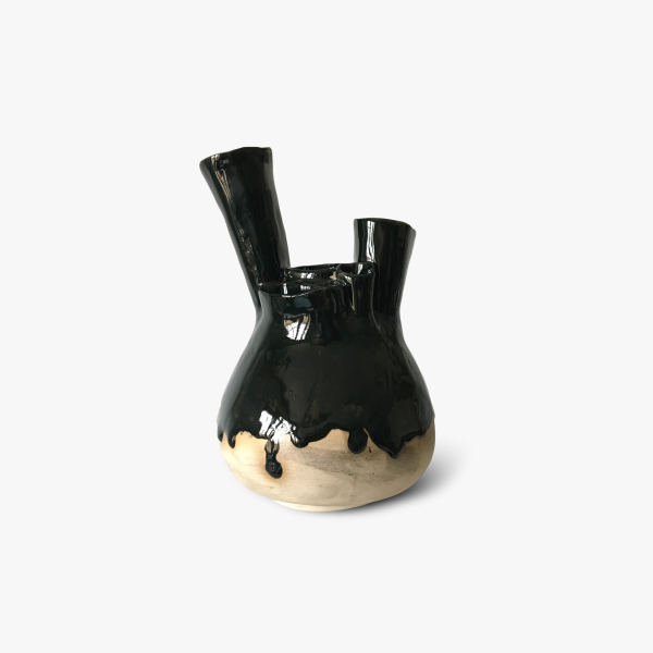 Black cream heart vase