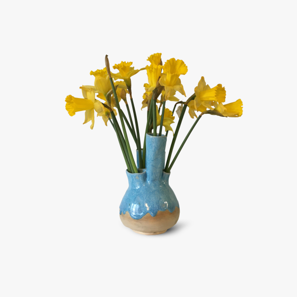 Light blue cream heart vase