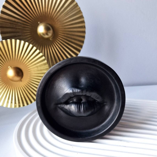 Lip-Shaped Incense Holder - Black