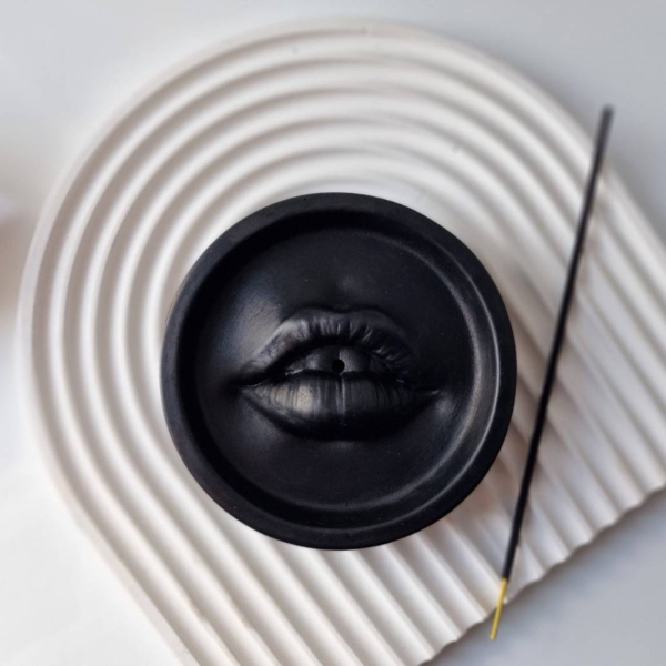 Lip-Shaped Incense Holder - Black