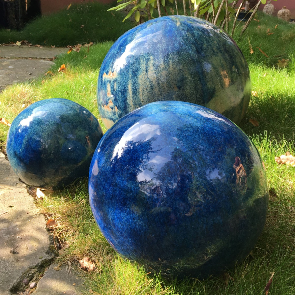 Garden Sculpture-Feature "Magic Indigo Candy"