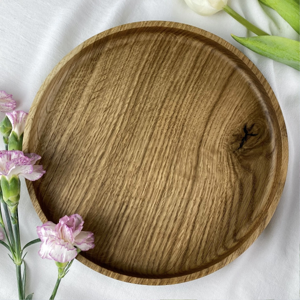 Round wooden tray