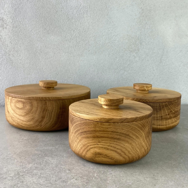 Set of oak bowls