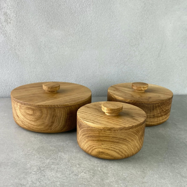 Set of oak bowls