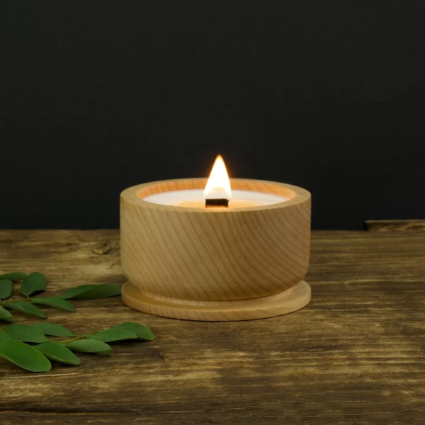 Soy scented candle in maple wood