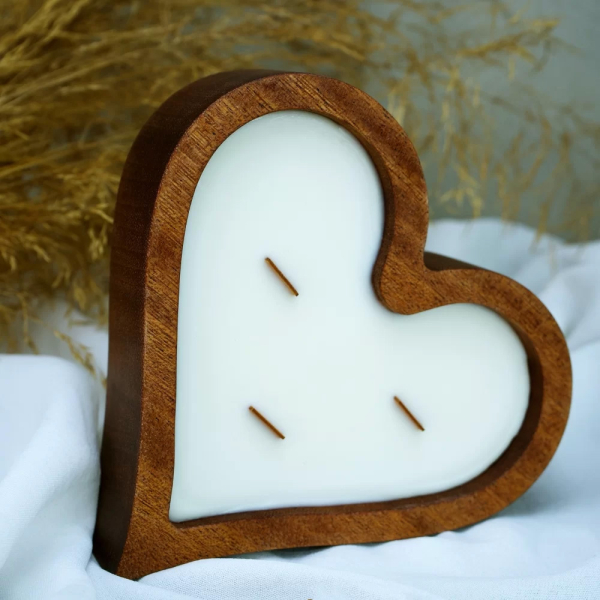 Soy scented candle in wood HEART