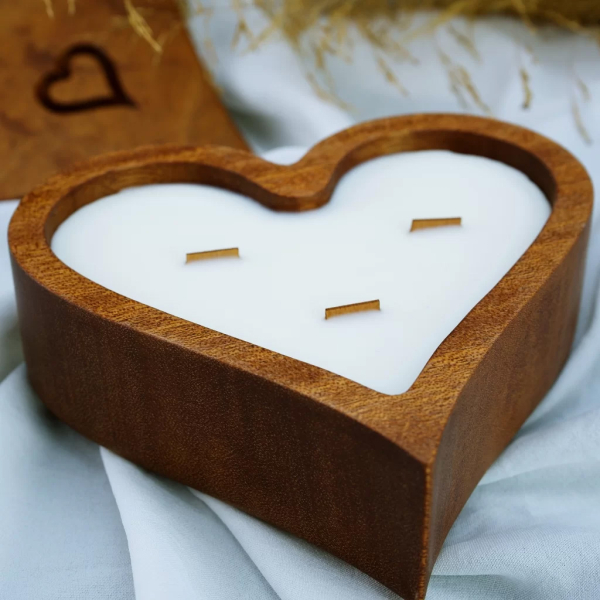 Soy scented candle in wood HEART