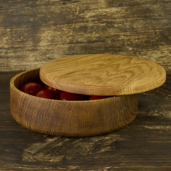 Wooden bowl with lid