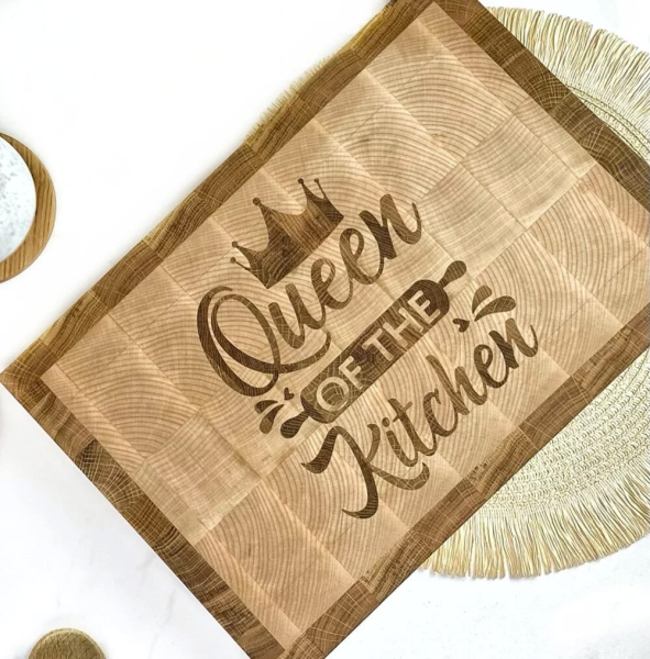 Wooden cutting board "Queen of the kitchen"