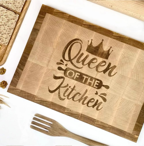 Wooden cutting board "Queen of the kitchen"